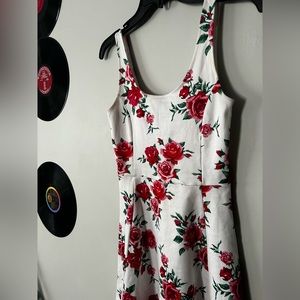Divided H&M rose pattern short dress size 4
